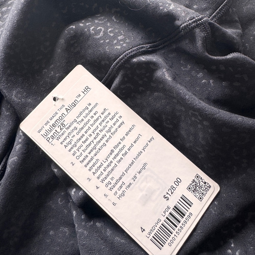 NWT Limited Lululemon 4 Align High Rise Leggings 28"
Leopard Daisy Emboss Black - Picture 5 of 5